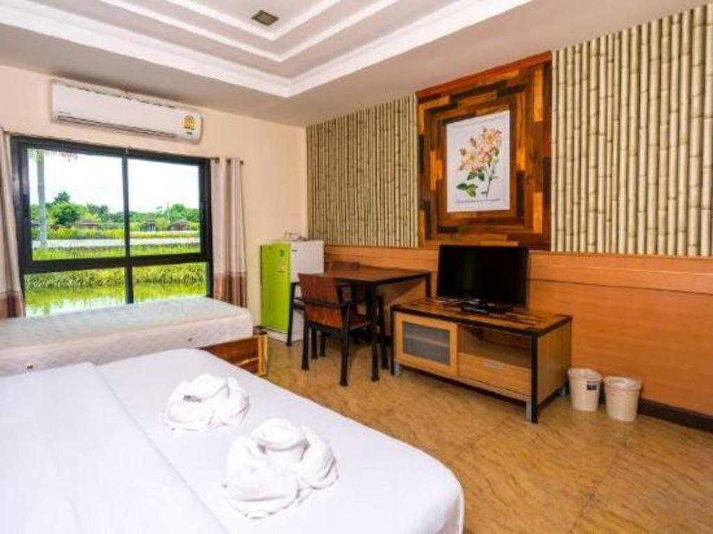 Prew Lom Chom Nam Resort Ban Phan Sadet Nok Exterior photo